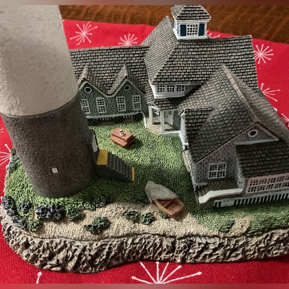 1999 Harbor Lights Oak Island North Carolina Lighthouse - Picture 2 of 4